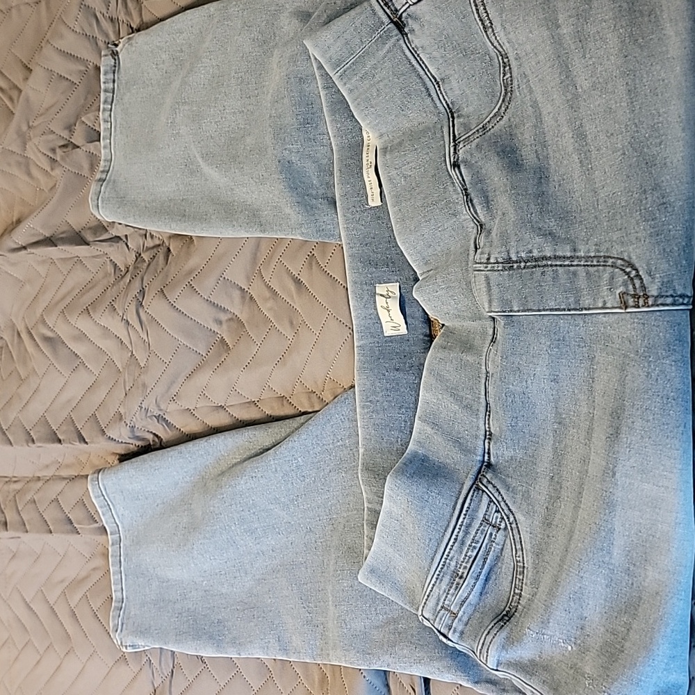 Women's Wonder hish rise pull on crop jeans 14w